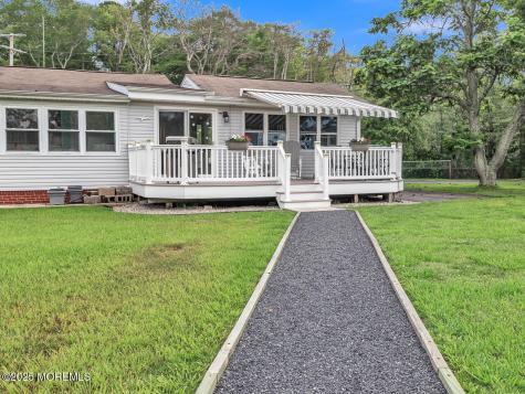 18 Beacon Drive Waretown NJ 08758