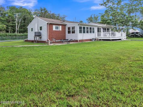 18 Beacon Drive Waretown NJ 08758
