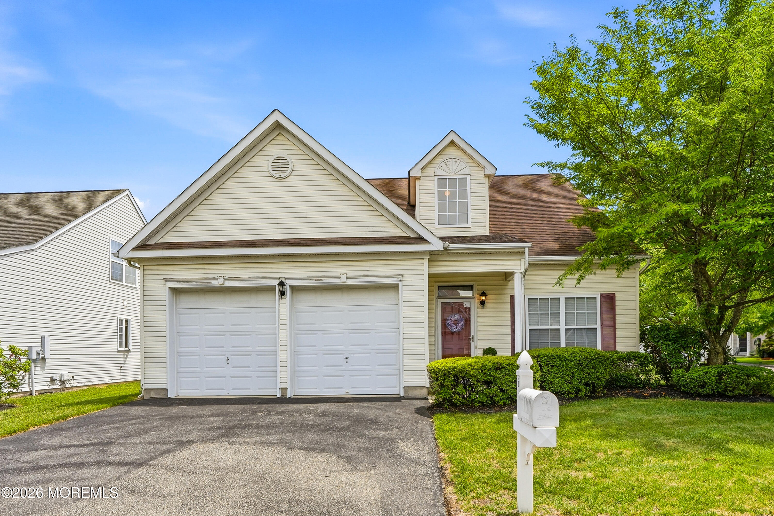 5 Holly Manor Court Helmetta NJ 08828