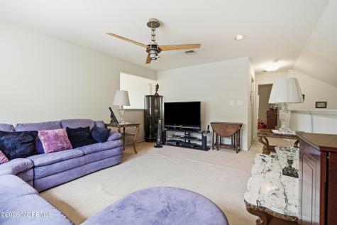 5 Holly Manor Court Helmetta NJ 08828