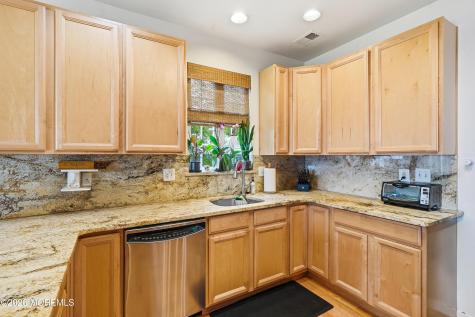 5 Holly Manor Court Helmetta NJ 08828