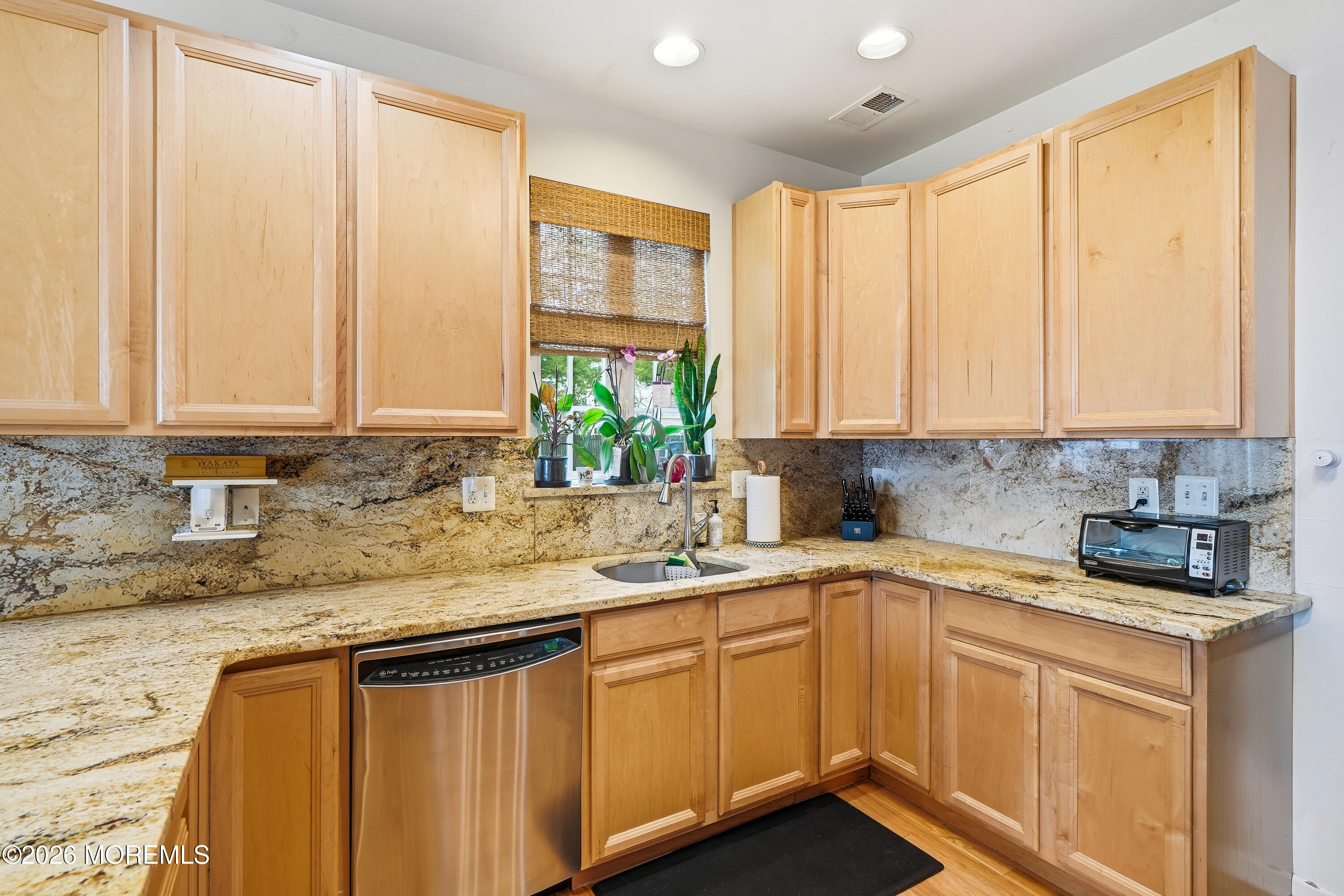 5 Holly Manor Court Helmetta NJ 08828