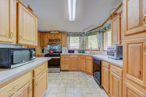25 Village Road Morganville NJ 07751