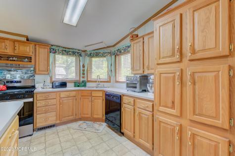 25 Village Road Morganville NJ 07751