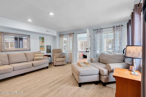 375 E Barnegat Avenue Bayville NJ 08721