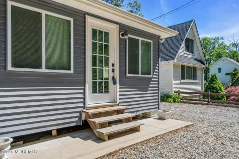 375 E Barnegat Avenue Bayville NJ 08721