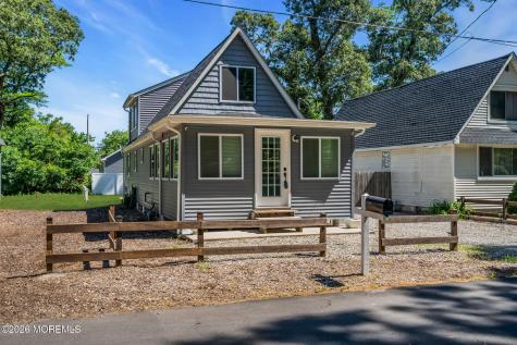 375 E Barnegat Avenue Bayville NJ 08721