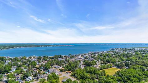 375 E Barnegat Avenue Bayville NJ 08721