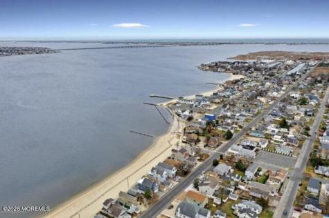 375 E Barnegat Avenue Bayville NJ 08721