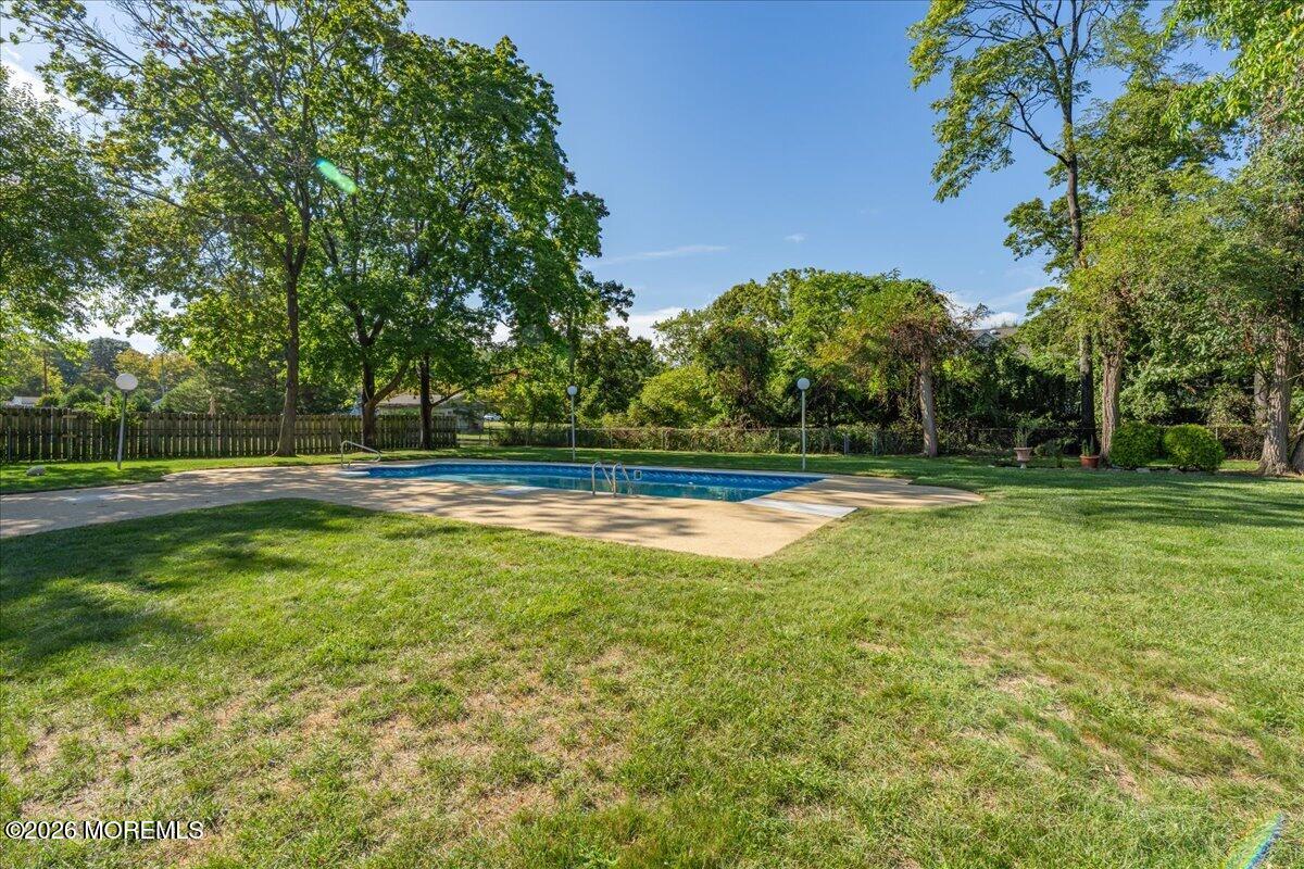 5 Colonial Way Lincroft NJ 07738