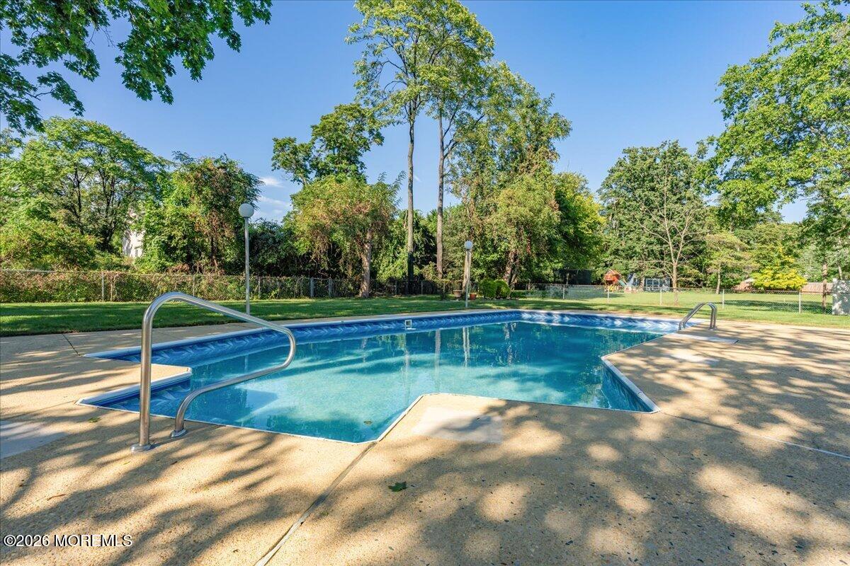 5 Colonial Way Lincroft NJ 07738