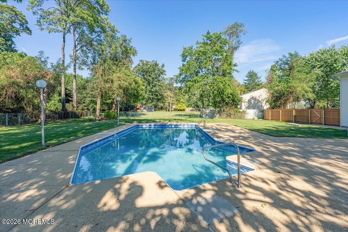 5 Colonial Way Lincroft NJ 07738