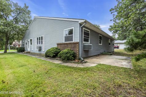 4B Pembroke Lane Whiting NJ 08759