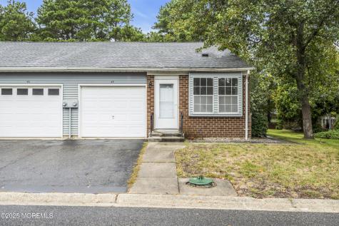 4B Pembroke Lane Whiting NJ 08759