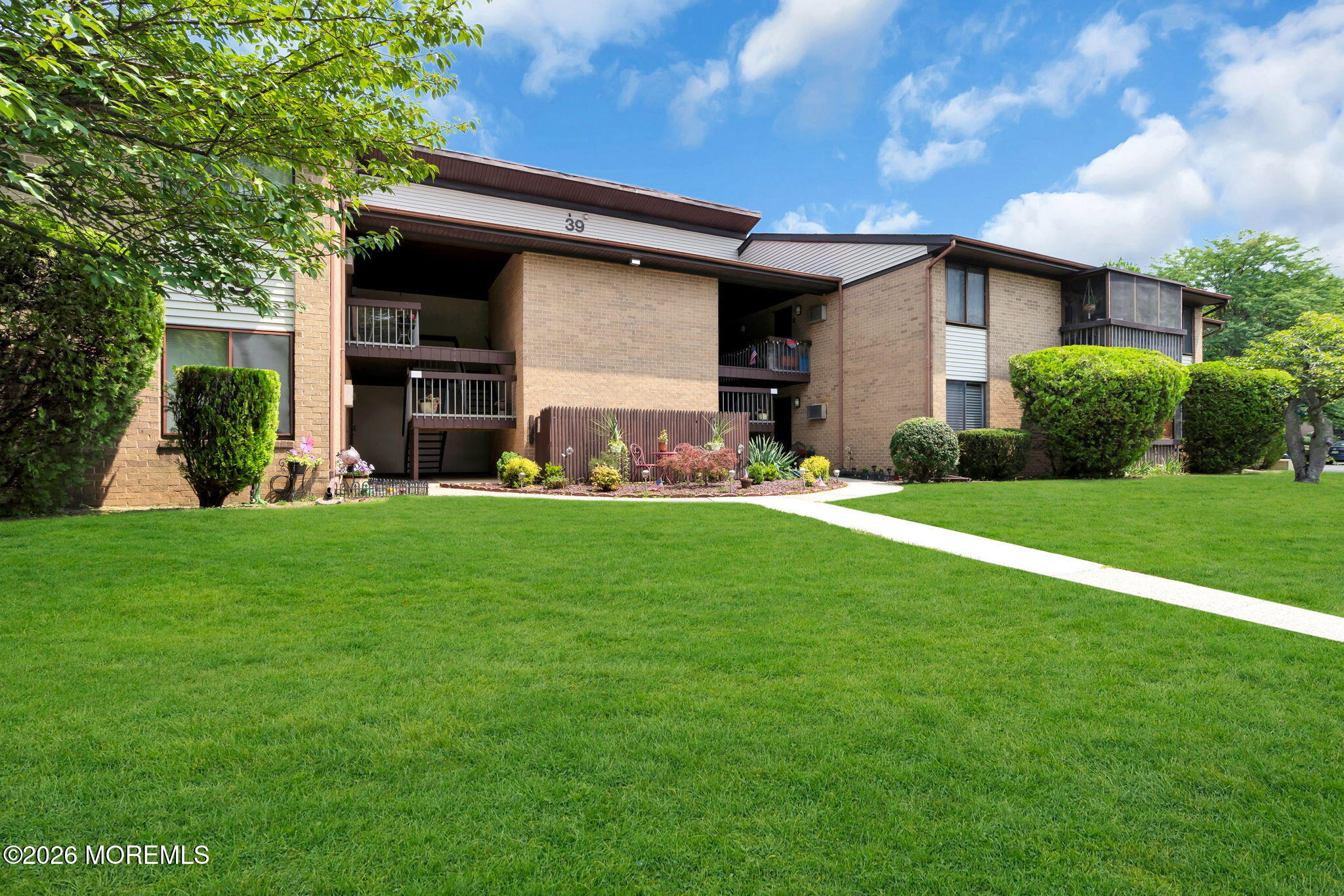 39 Meadow Green Circle Manalapan NJ 07726