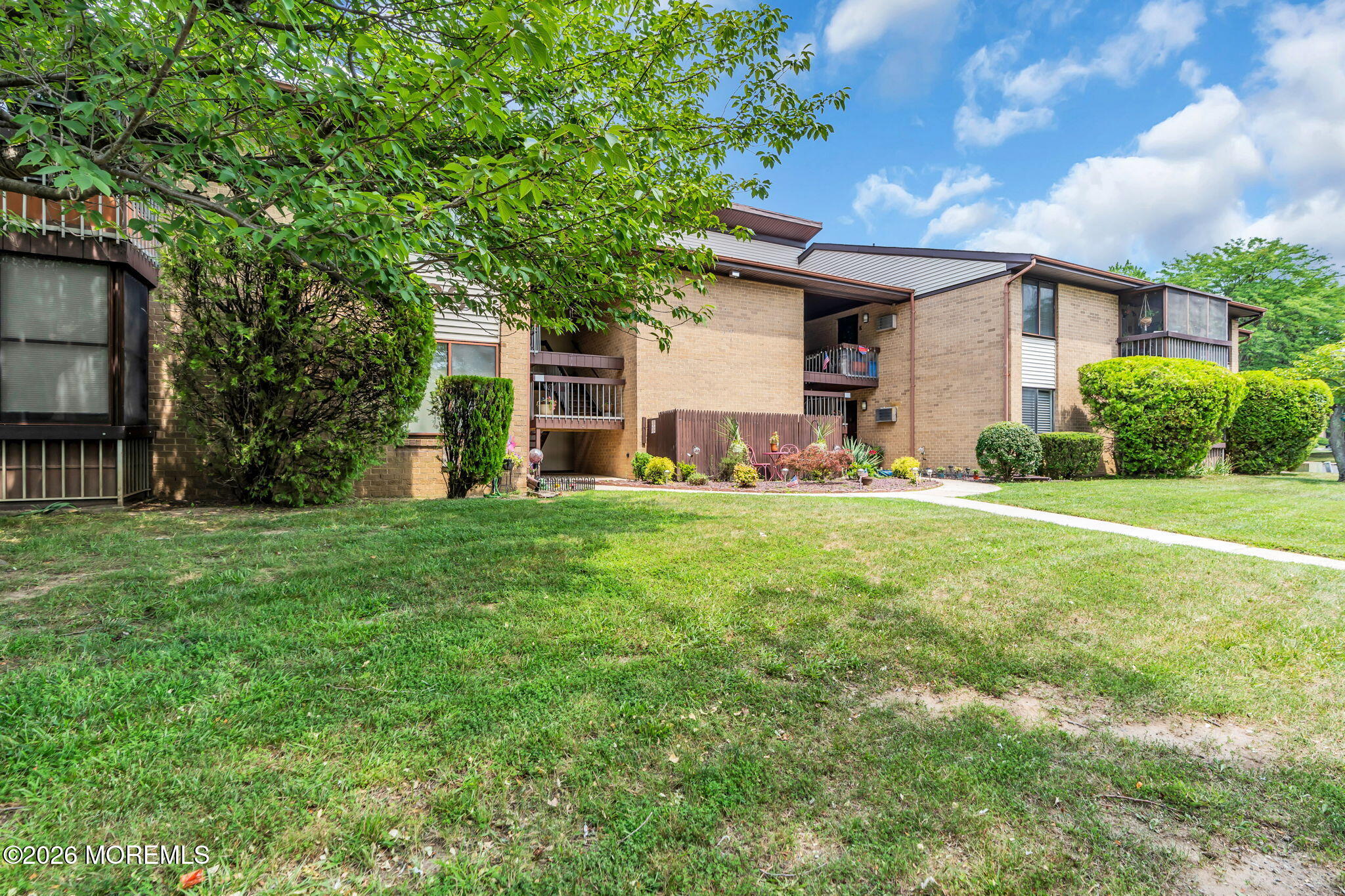 39 Meadow Green Circle Manalapan NJ 07726
