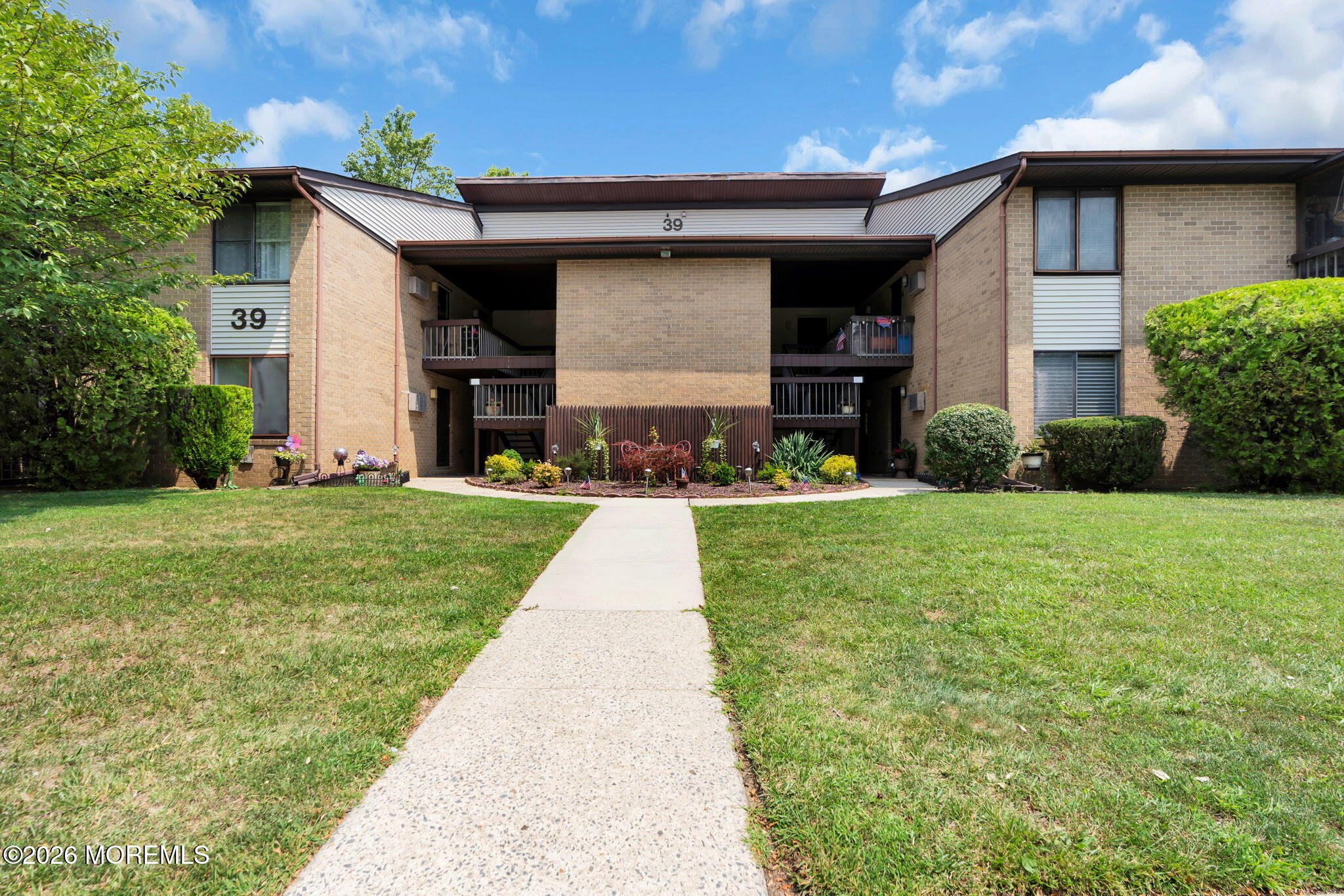 39 Meadow Green Circle Manalapan NJ 07726