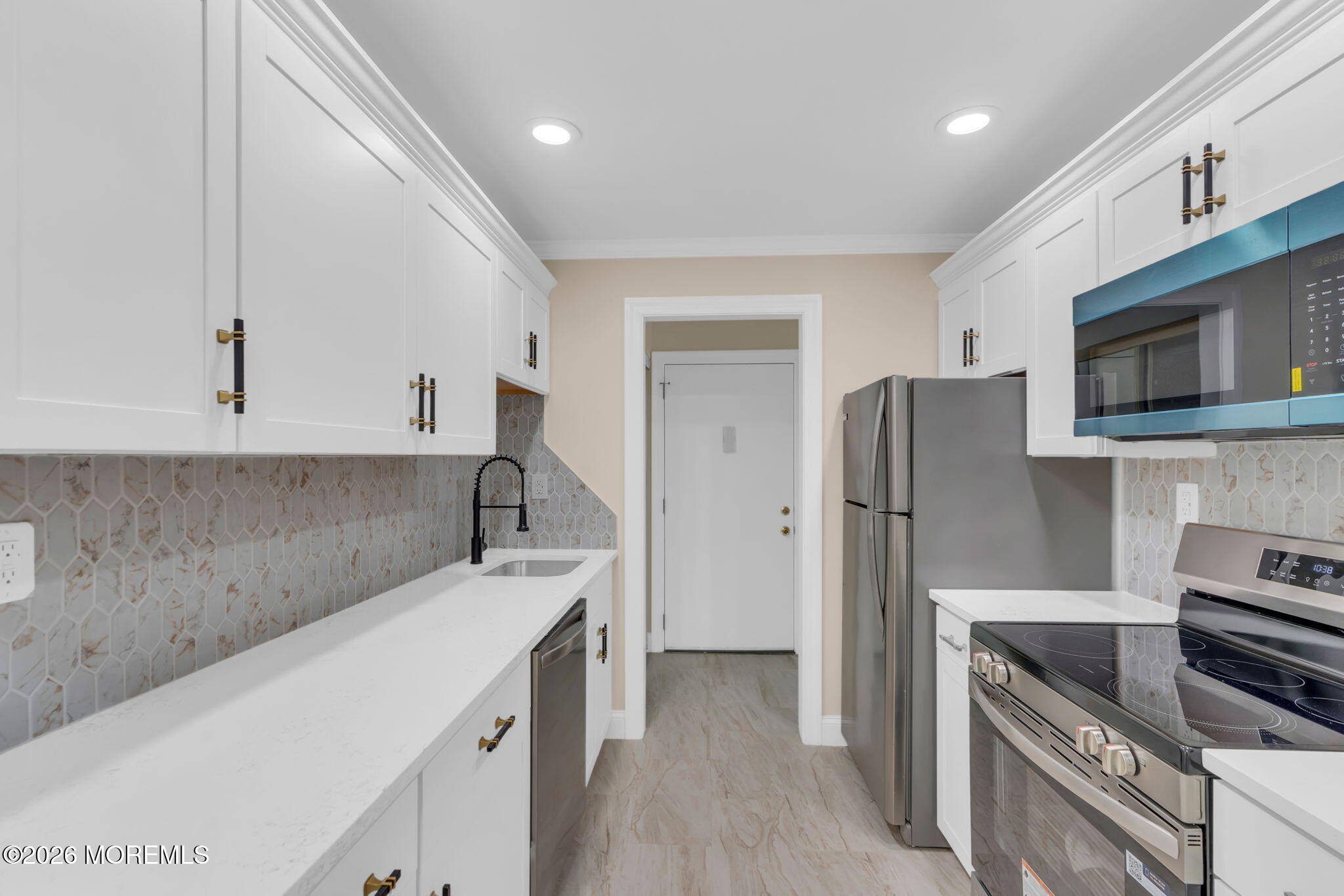 39 Meadow Green Circle Manalapan NJ 07726