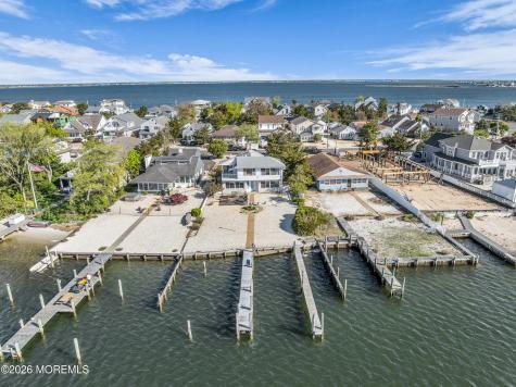 22 Dickman Drive Lavallette NJ 08735