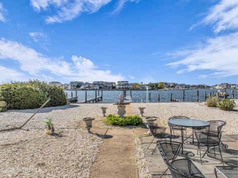 22 Dickman Drive Lavallette NJ 08735