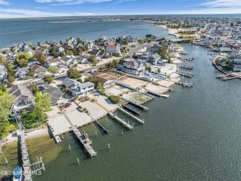 22 Dickman Drive Lavallette NJ 08735