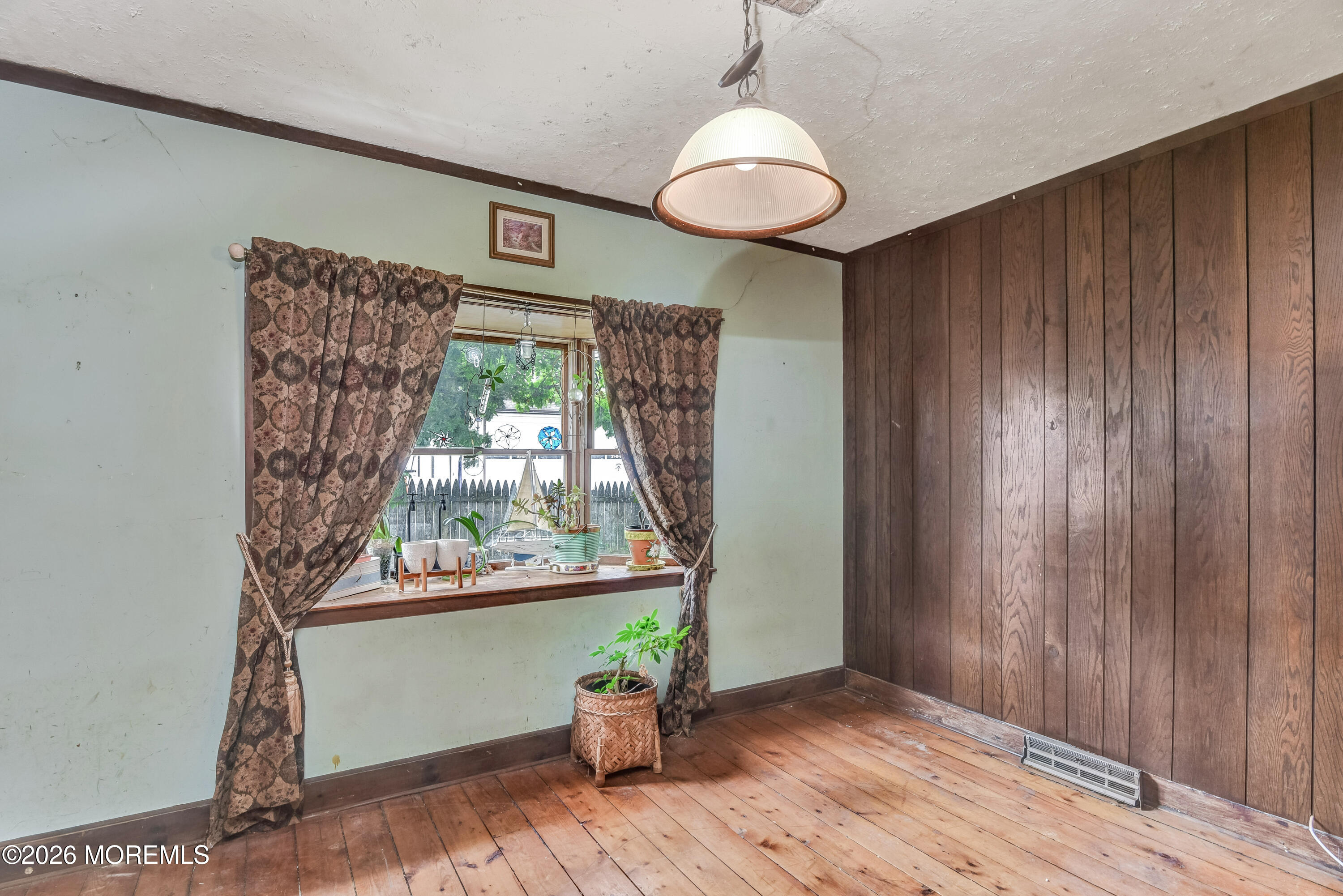 43 Center Avenue Leonardo NJ 07737