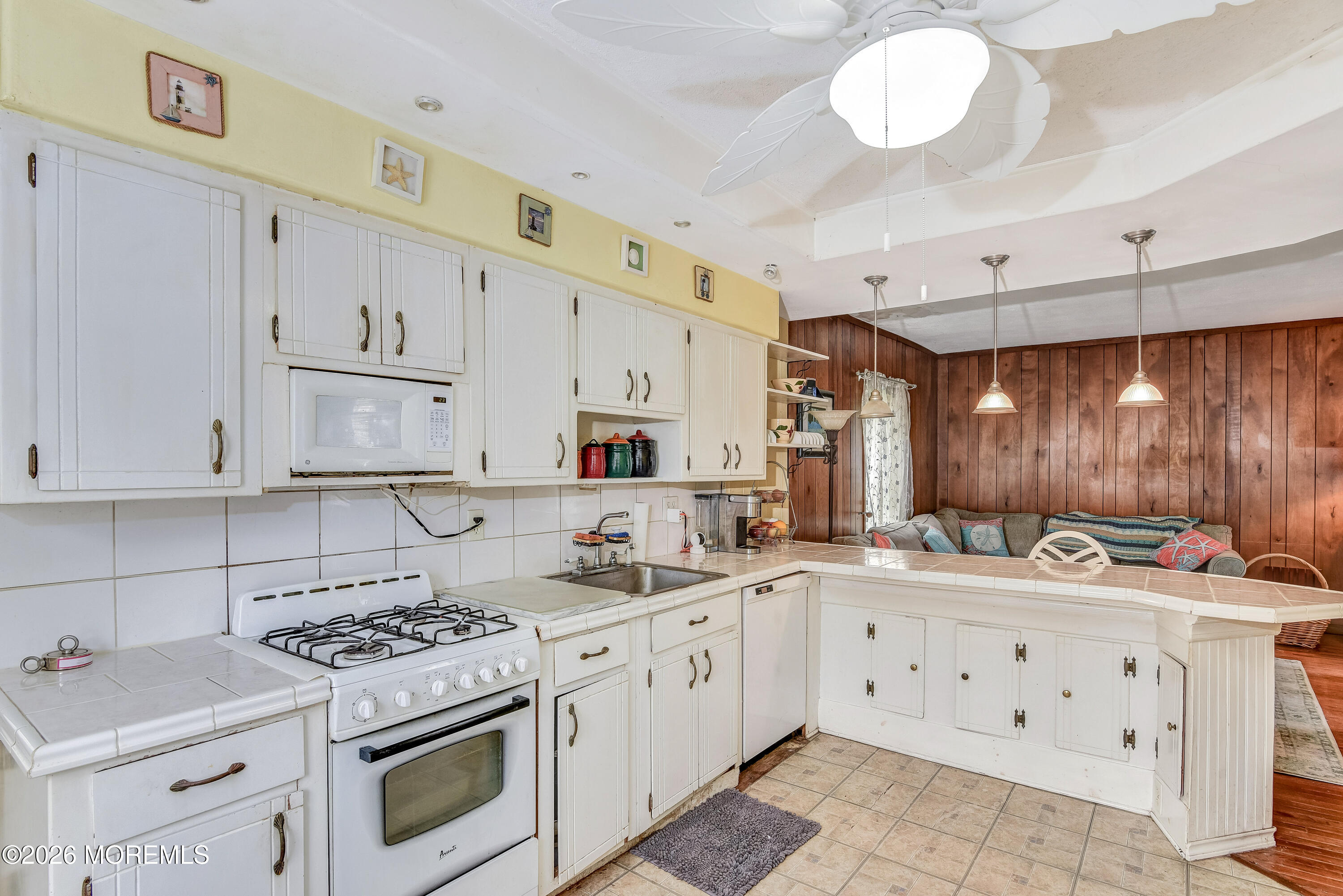 43 Center Avenue Leonardo NJ 07737