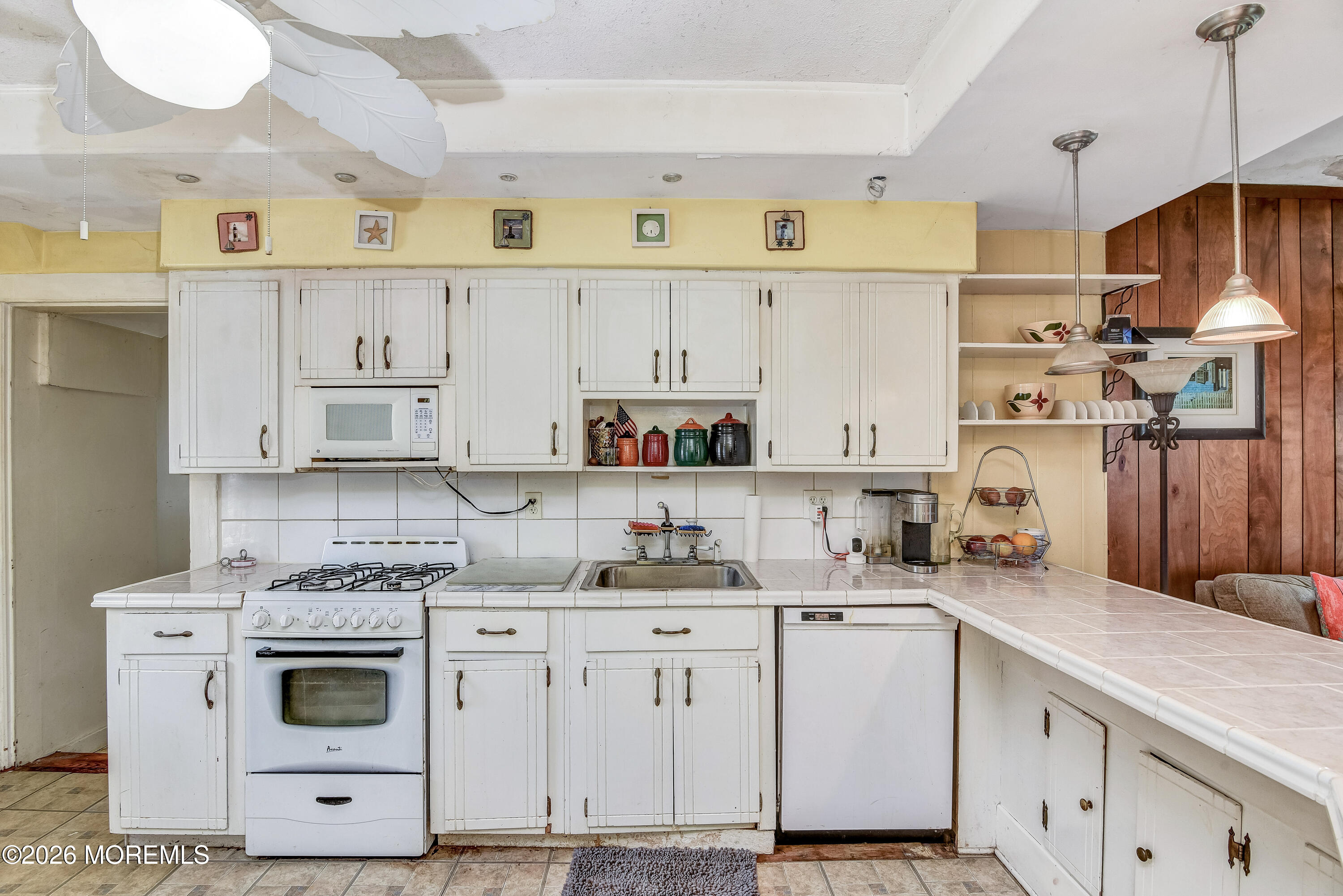 43 Center Avenue Leonardo NJ 07737