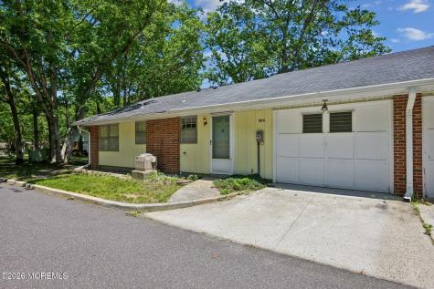 133D Farrington Court Lakewood NJ 08701