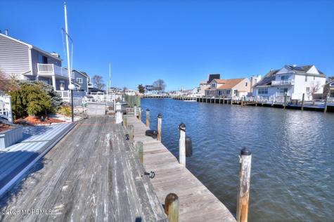 19 Centerboard Drive Bayville NJ 08721