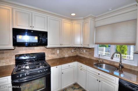 19 Centerboard Drive Bayville NJ 08721