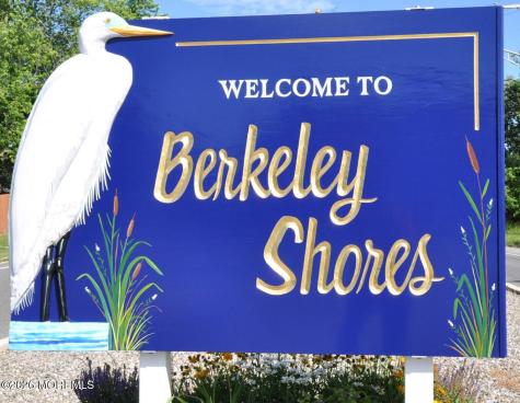 19 Centerboard Drive Bayville NJ 08721
