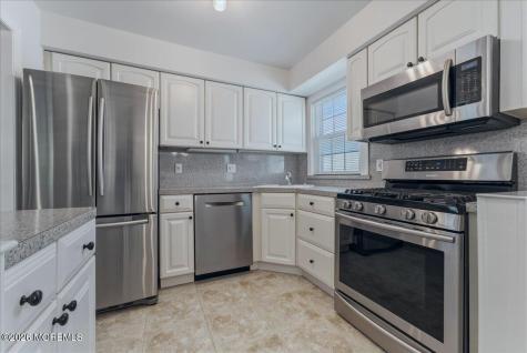 25-27 W 6th Street Bayonne NJ 07002