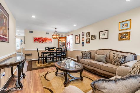 24 Calle De Elvira Freehold NJ 07728