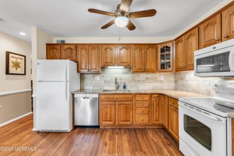 24 Calle De Elvira Freehold NJ 07728