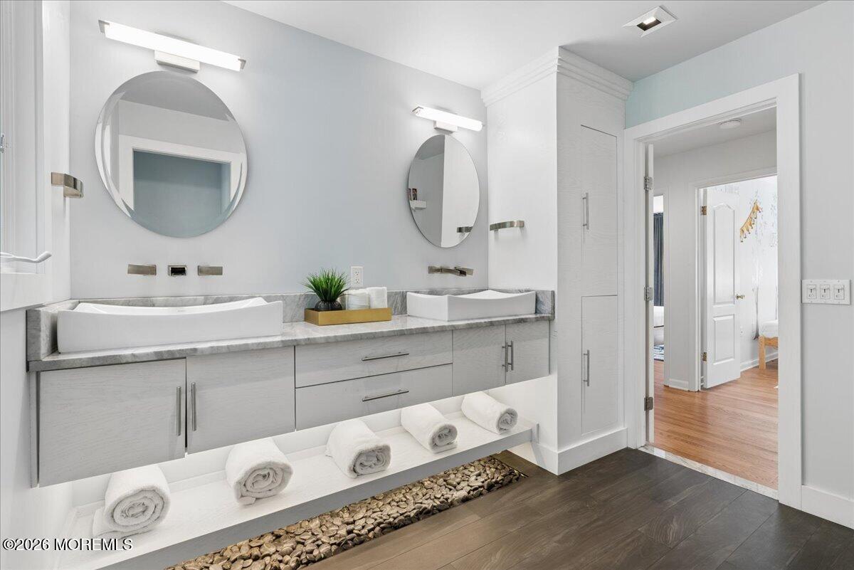 5 Eli Circle Morganville NJ 07751