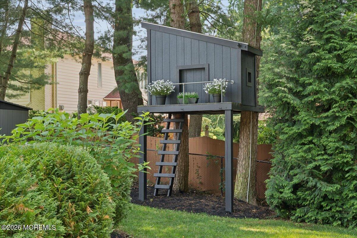 5 Eli Circle Morganville NJ 07751