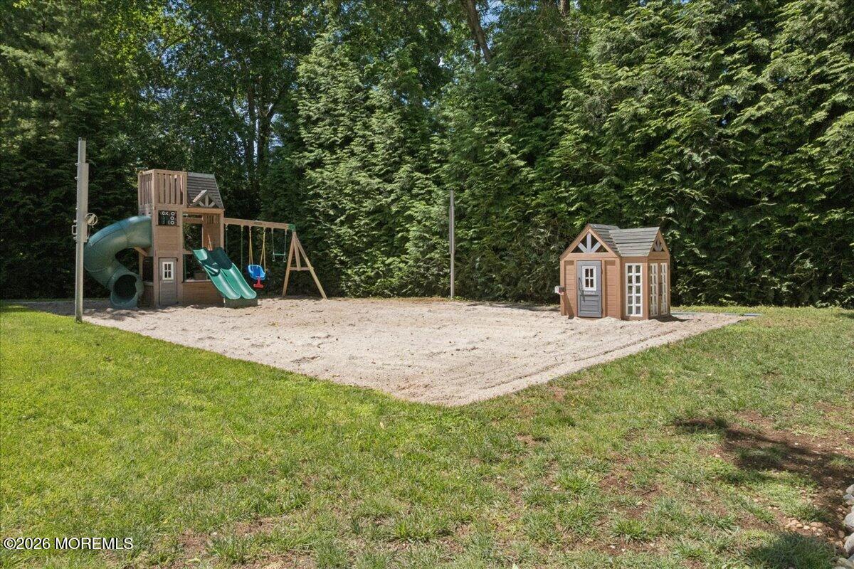 5 Eli Circle Morganville NJ 07751