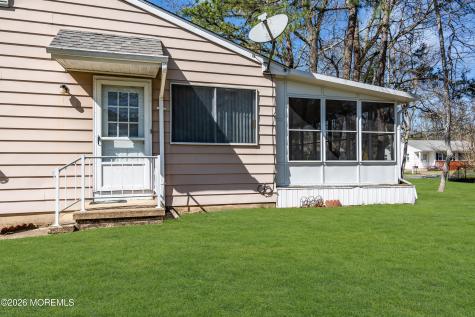 13 Michigan Avenue Whiting NJ 08759