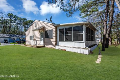 13 Michigan Avenue Whiting NJ 08759