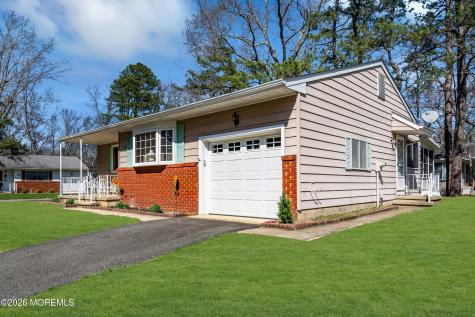 13 Michigan Avenue Whiting NJ 08759