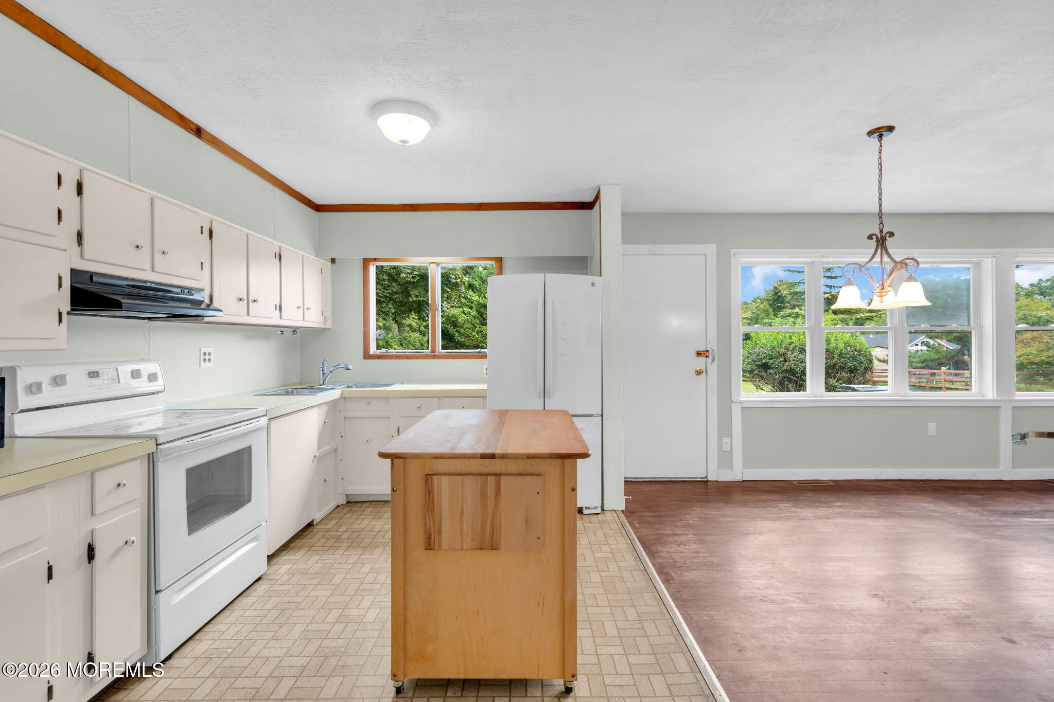 27 Wyckham Road Tinton Falls NJ 07724
