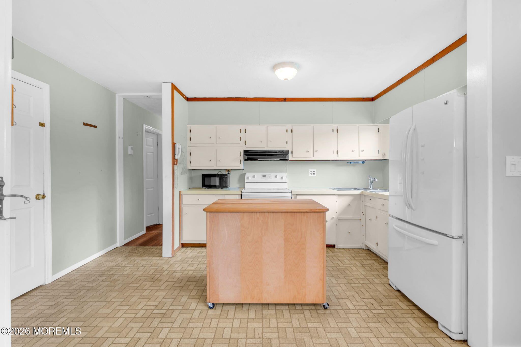 27 Wyckham Road Tinton Falls NJ 07724