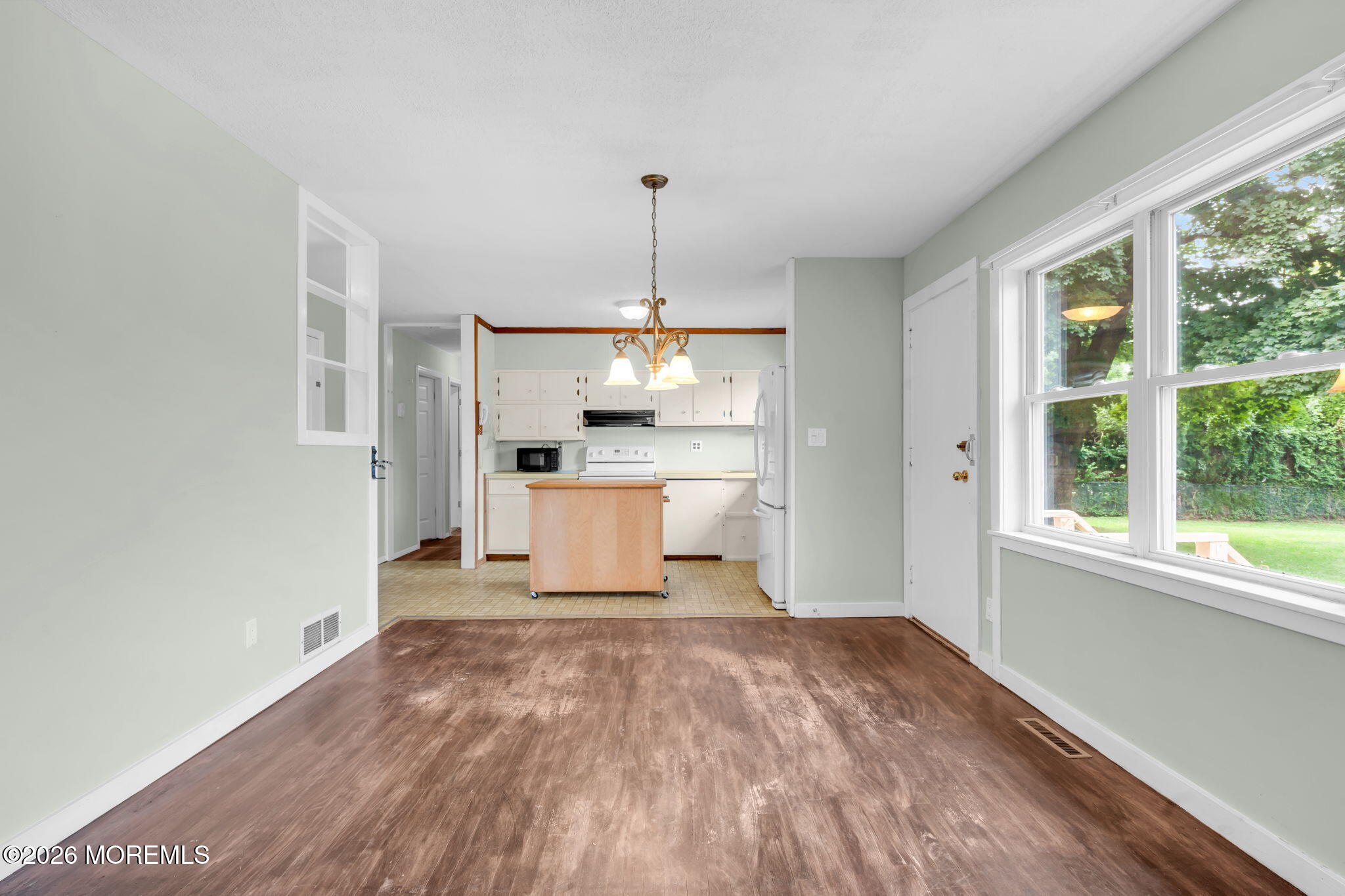 27 Wyckham Road Tinton Falls NJ 07724