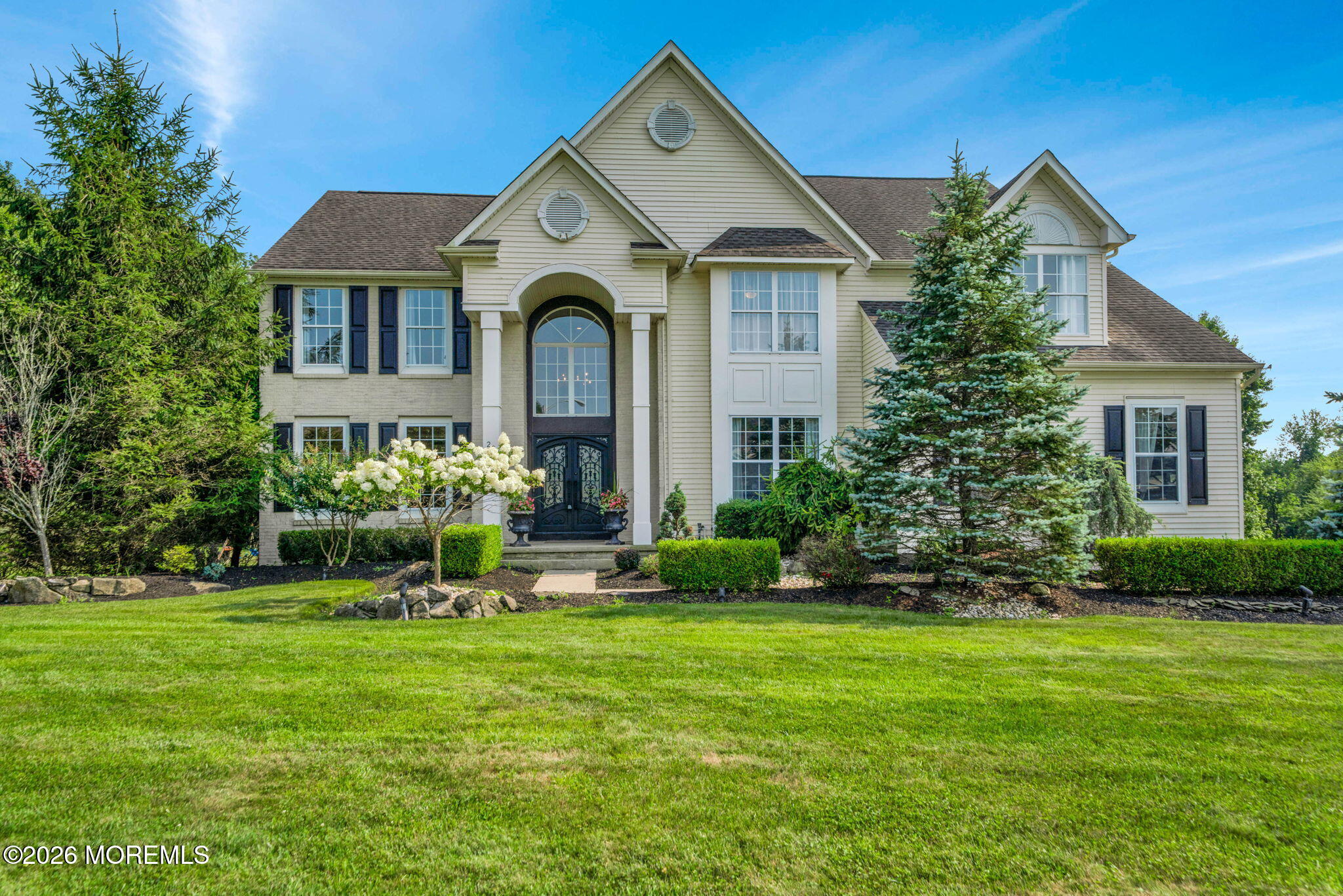 28 Canterbury Way Farmingdale NJ 07727