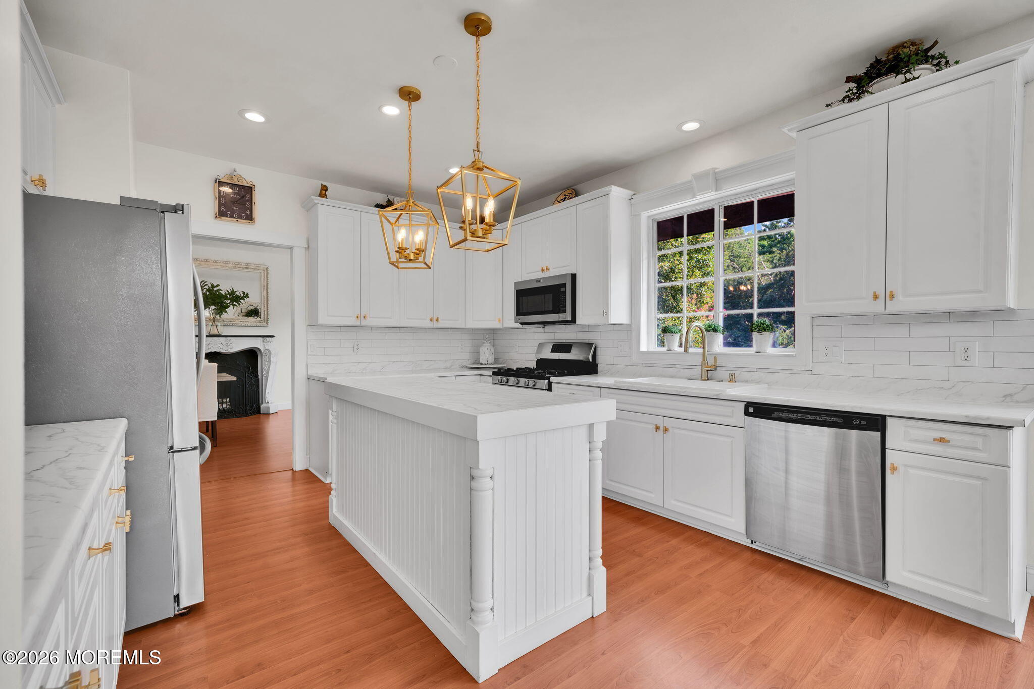 28 Canterbury Way Farmingdale NJ 07727