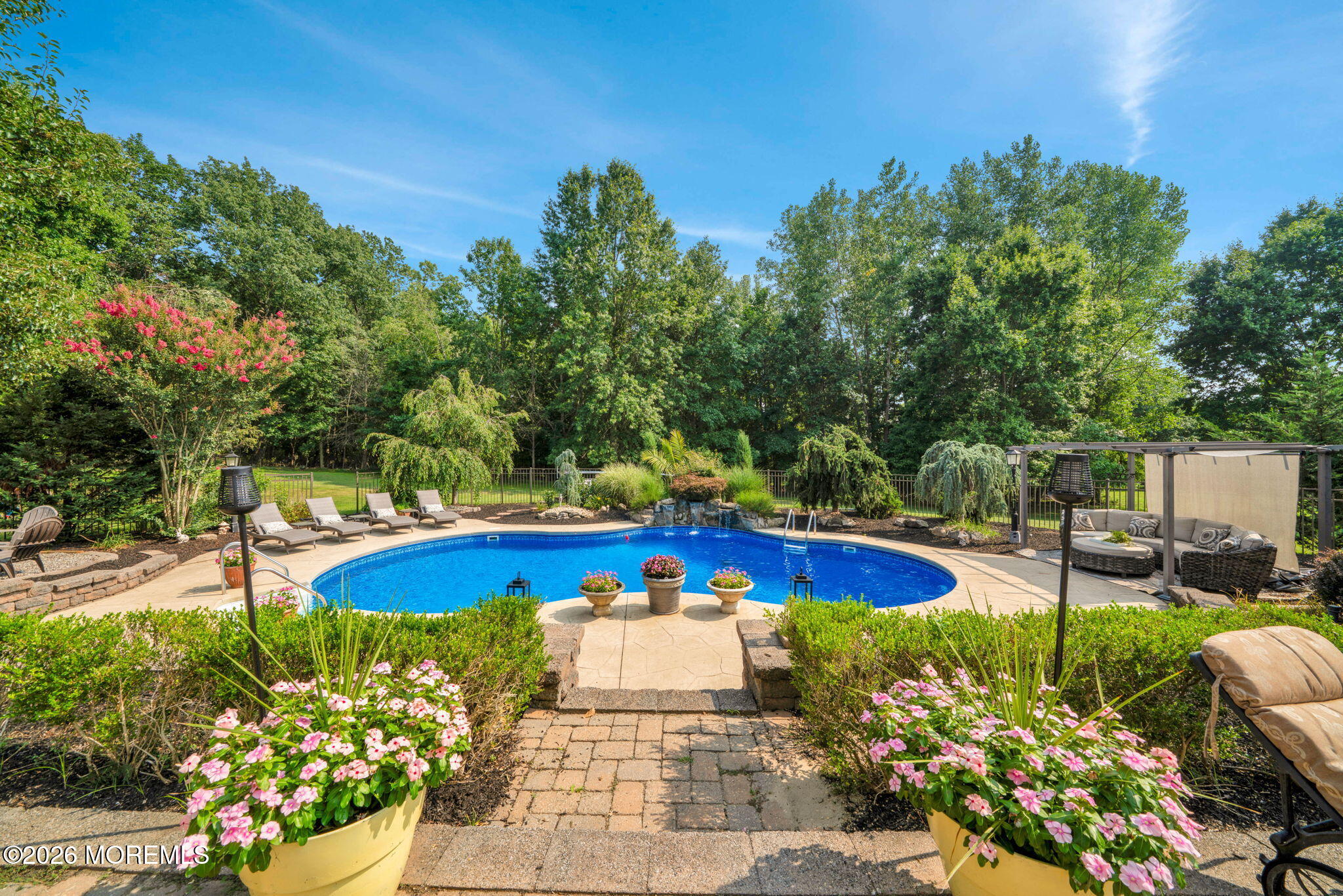 28 Canterbury Way Farmingdale NJ 07727