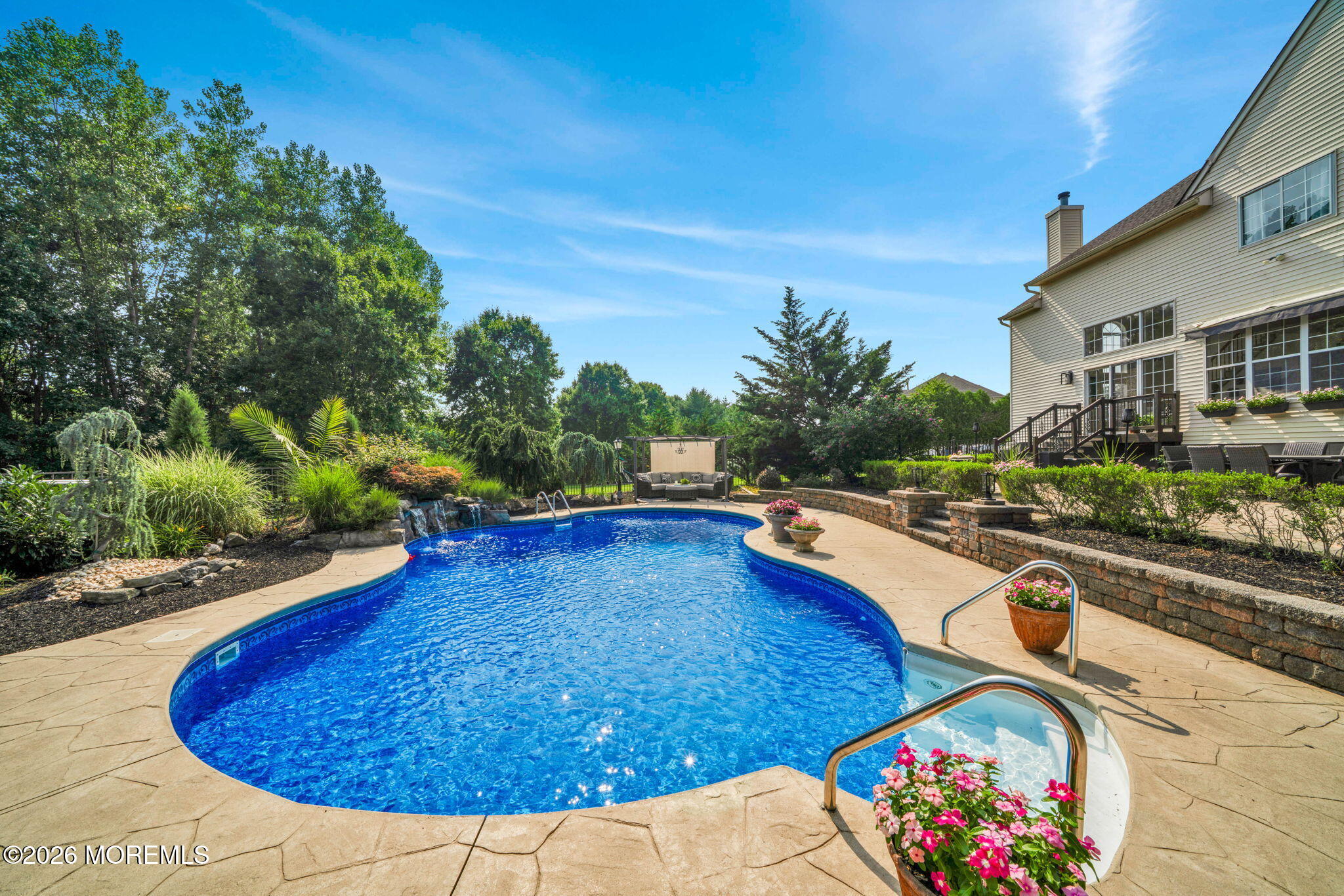 28 Canterbury Way Farmingdale NJ 07727