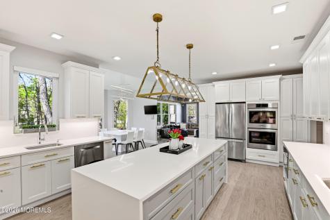 16 Schuster Way Lakewood NJ 08701