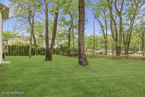 16 Schuster Way Lakewood NJ 08701